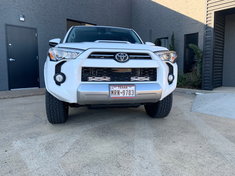 Cali Raised 14-24 Toyota 4Runner 32In Hidden Grille LED Light Bar Brackets - Tspot Beam