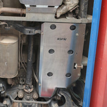 Load image into Gallery viewer, Nissan Pathfinder Fuel Tank Skid Plate