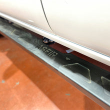 Load image into Gallery viewer, Toyota Hilux Rock Sliders