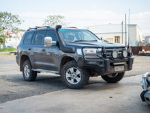 Load image into Gallery viewer, DOBINSONS SNORKEL KIT FOR TOYOTA LAND CRUISER 200 SERIES 2016+ 4.5L DIESEL - RIGHT SIDE MOUNT - SN59-3469