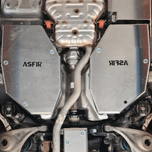 Load image into Gallery viewer, Jeep Grand Cherokee WK2 Laredo Fuel Tank Skid Plate