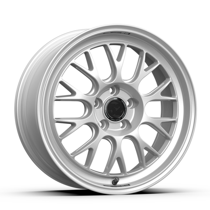 fifteen52 Holeshot RSR 18x8.5 5x112 42mm ET 57.1mm Center Bore Radiant Silver