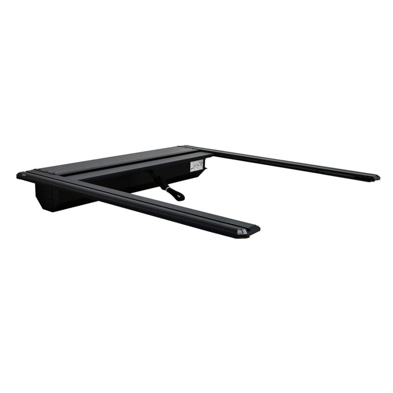 Westin 24-26 Toyota Tacoma 5ft Bed Manual Retractable Tonneau Cover - Black