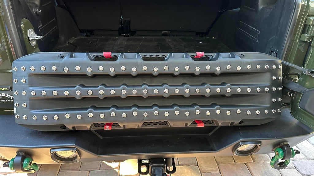 Ultimate Traction recovery board with steel plugs and storage bag