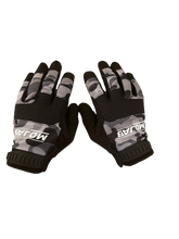 Load image into Gallery viewer, Camo design Touchscreen compatible Work/ driving gloves