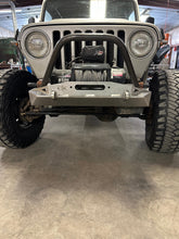 Load image into Gallery viewer, Front Diamond Series Stubby Bumper for Jeep TJ Wrangler (97-06)