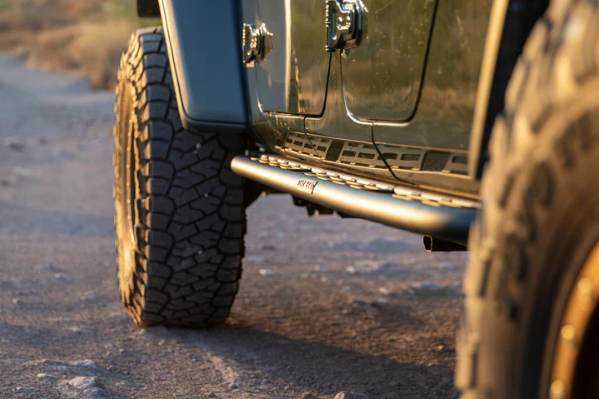 20- JEEP GLADIATOR JT ROCK SLIDERS BY PAKRAX