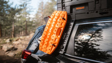 Load image into Gallery viewer, Offset Traction Board Mount