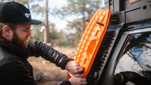 Load image into Gallery viewer, Offset Traction Board Mount