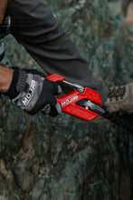 Load image into Gallery viewer, Camo design Touchscreen compatible Work/ driving gloves