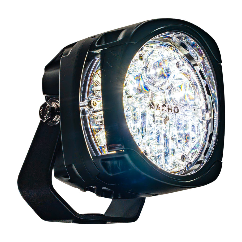 NACHO Quatro emergency lighting set demonstrating lifetime warranty and multifunction capabilities.