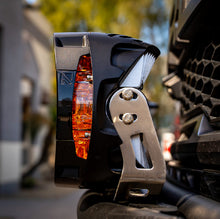 Load image into Gallery viewer, IP68 waterproof and dustproof design of NACHO Grande Amber/White light built for harsh off-road adventures.