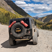 Load image into Gallery viewer, Rear Diamond Series Stubby Bumper for Jeep TJ/YJ Wrangler