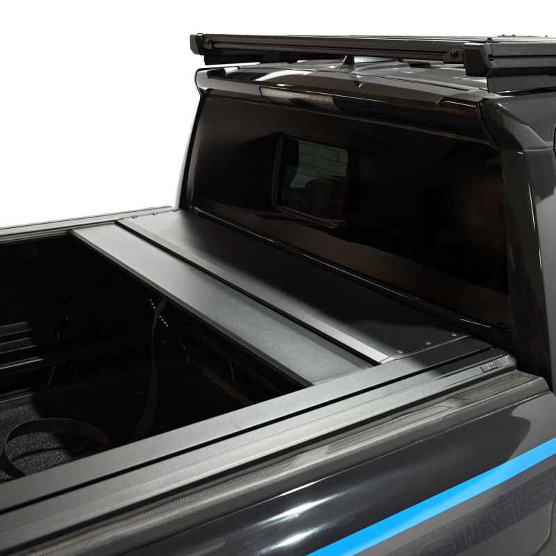 Westin 24-26 Toyota Tacoma 5ft Bed Manual Retractable Tonneau Cover - Black