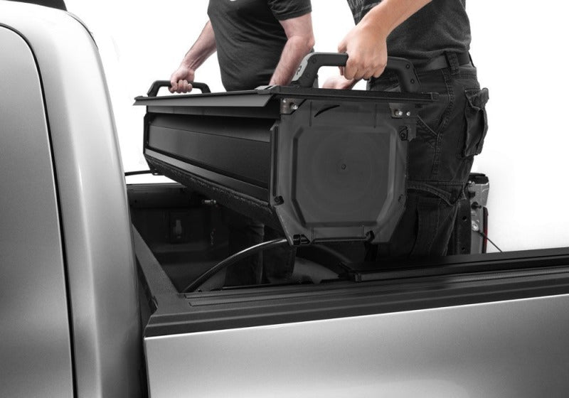 Retrax 24-26 Toyota Tacoma 5ft Bed (Needs to Have Deck Rail Sys) RetraxPRO EZ-Off FRC-4000