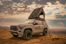 Load image into Gallery viewer, Free Spirit Recreation Aspen Lite XL V3 - Rooftop Tent