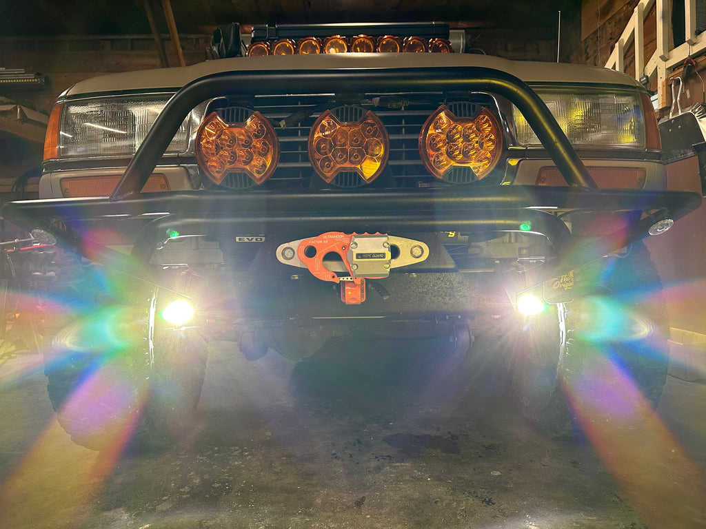 Toyota FJ80 Landcruiser Steerable Knuckle Pod Light Mounts (1990-1997)