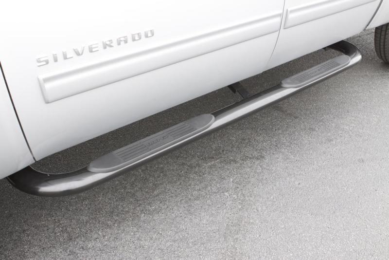 Lund 2019 Chevy Silverado 1500 Double Cab 4In Oval Curved SS Nerf Bars - Polished Stainless