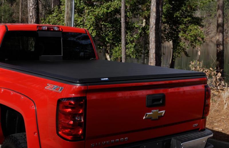 Lund 07-13 Chevy Silverado 1500 Fleetside (8ft. Bed) Hard Fold Tonneau Cover - Black