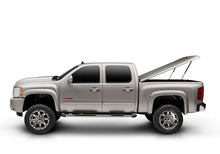 Load image into Gallery viewer, UnderCover 15-19 Chevy Colorado/GMC Canyon 5ft Lux Bed Cover - Silver Ice