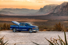 Load image into Gallery viewer, UnderCover 16-20 Toyota Tacoma 6ft Lux Bed Cover - Silver Sky (Req Factory Deck Rails)