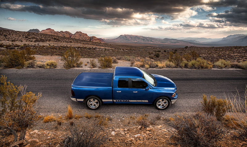 UnderCover 19-20 Ram 1500 (w/o Rambox) 5.7ft Lux Bed Cover - Patriot Blue