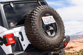 ARB Kit Rego Plate Kit Suit Jl Incl Brkt & Light - Underdog Motorsports