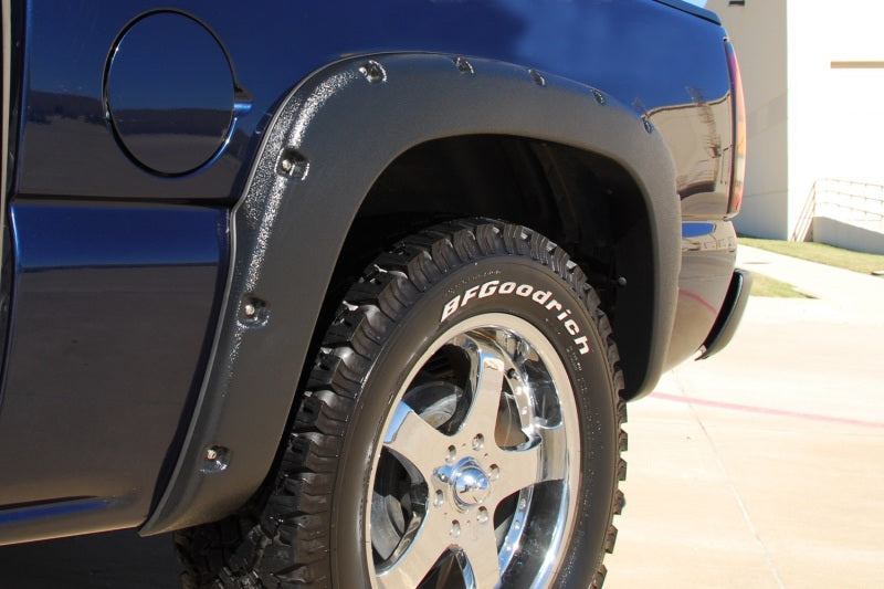 Lund 99-07 Chevy Silverado 1500 RX-Rivet Style Smooth Elite Series Fender Flares - Black (4 Pc.)