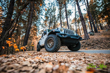 Load image into Gallery viewer, Oracle Jeep JL/Gladiator JT Oculus Bi-LED Projector Headlights - Amber/White Switchback