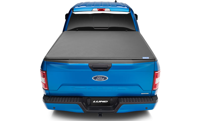 Lund 15-18 Ford F-150 (5.5ft. Bed) Genesis Elite Tri-Fold Tonneau Cover - Black